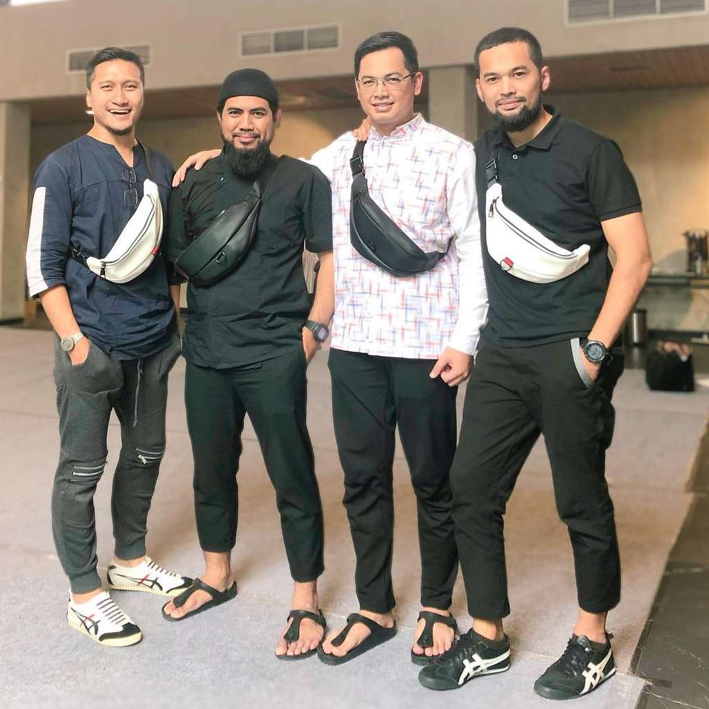 ari untung dan temannya