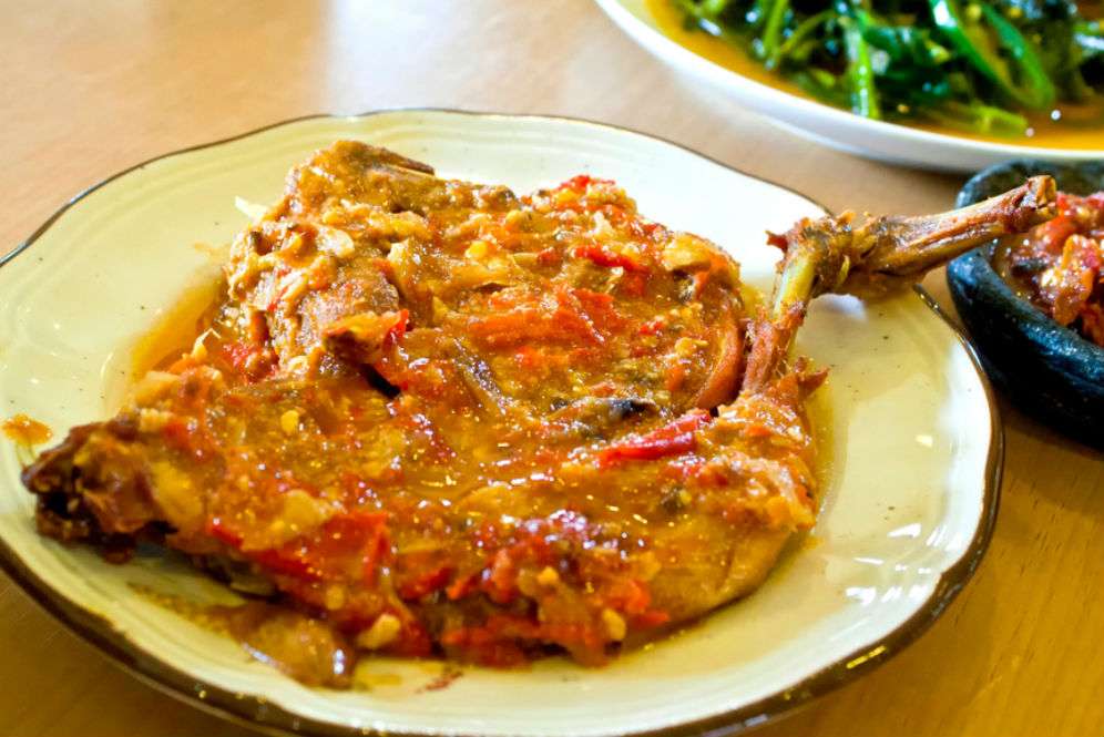 Ayam penyet