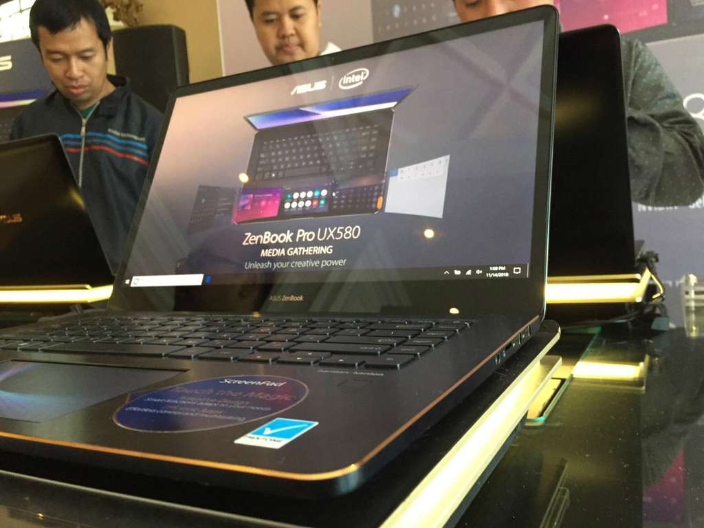 Zenbook Pro 15 UX580 Zenbook Pro 15 UX580