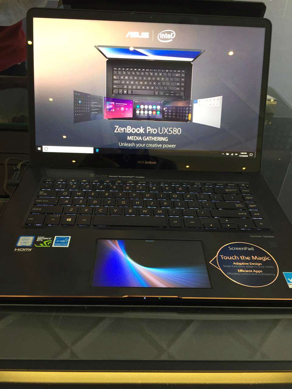 Zenbook Pro 15 UX580 Zenbook Pro 15 UX580
