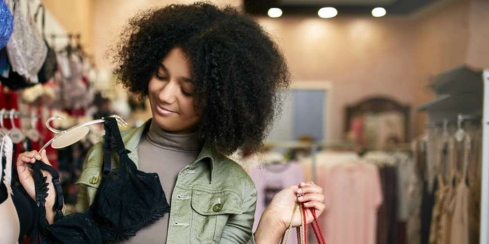 Ternyata Sebagian Besar Wanita Memasang Bra dengan Cara Salah