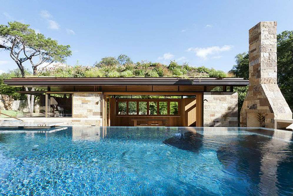 Rumah beratap tumbuhan