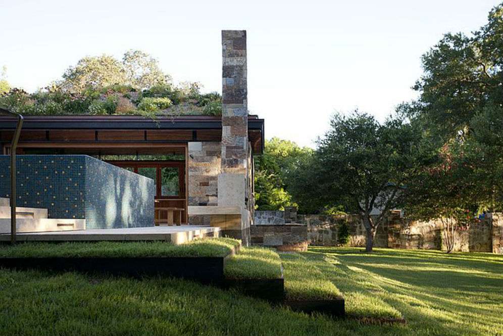 Rumah beratap tumbuhan