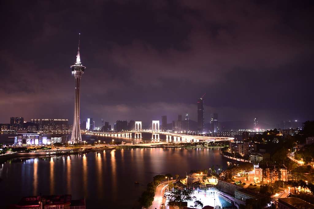 Lamaran Jusup-Clarissa berlangsung di Macau.