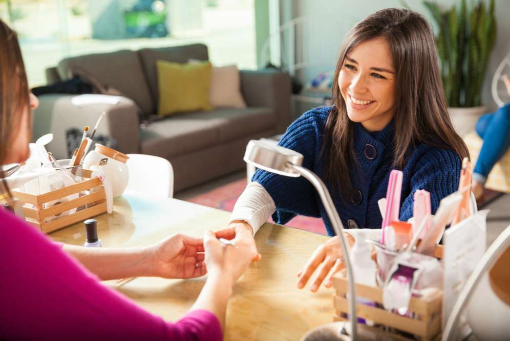 Ini yang Sering Dilakukan Milenial Ketika Berada di Salon Ini yang Sering Dilakukan Milenial Ketika Berada di Salon