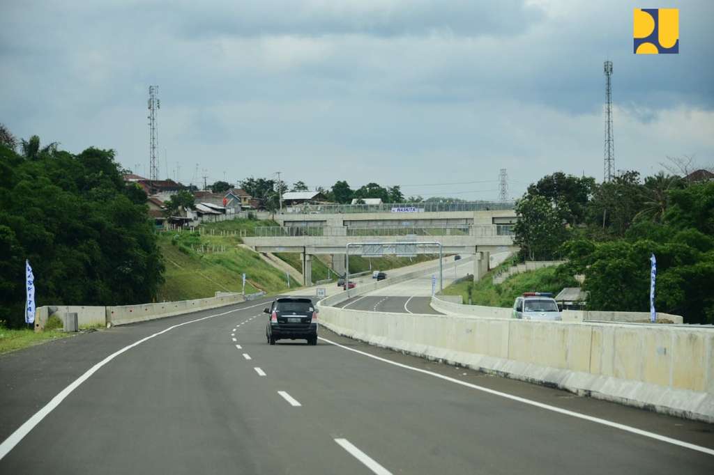 Keseluruhan ruas Tol Bocimi ditargetkan selesai tahun 2020.