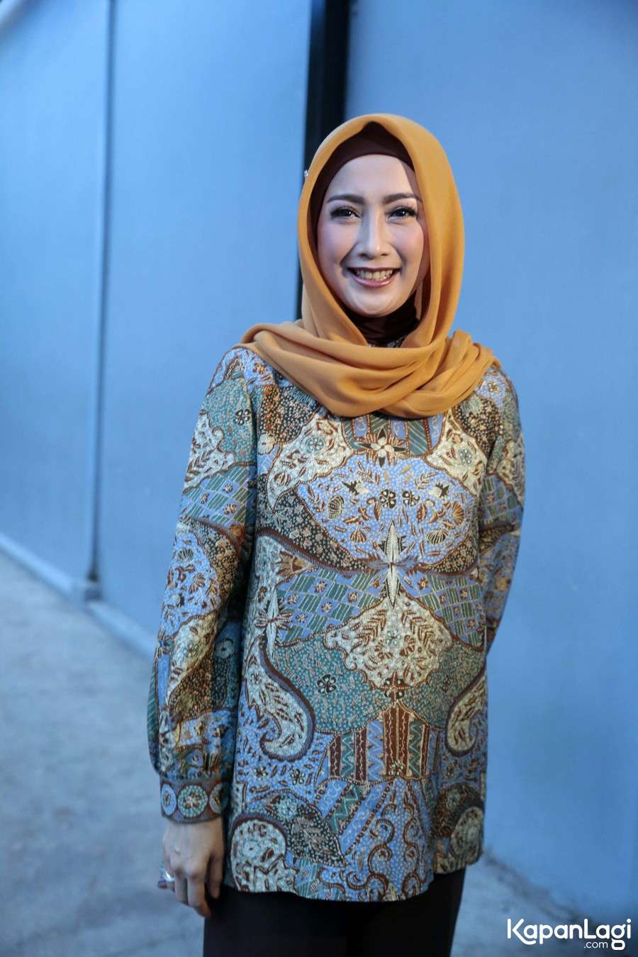 Desy  ratnasari