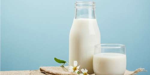 Cara menghaluskan rambut secara alami dengan masker madu dan susu