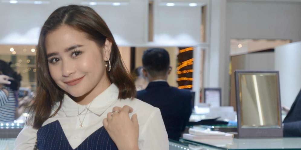 Gaya Prilly Latuconsina