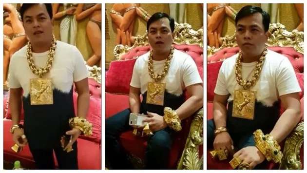 Jika ditotal berat perhiasannya mencapai 13 kilogram