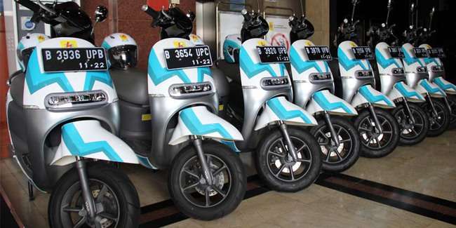 Viar ternyata menyewakan motor listrik, lho.
