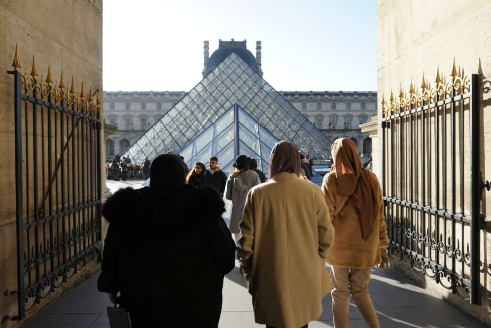 Travel in Style Wardah di Museum Louvre