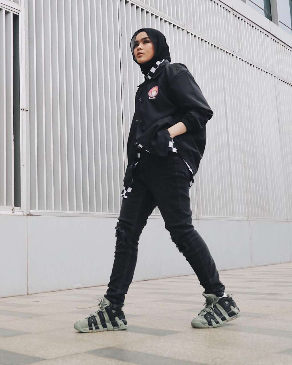 Gaya Hijab Boyish Sivia Azizah