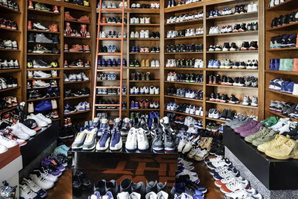Ruang sneakers DJ Khaled
