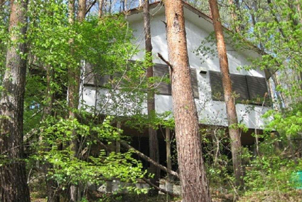 Rumah terbengkalai di Jepang