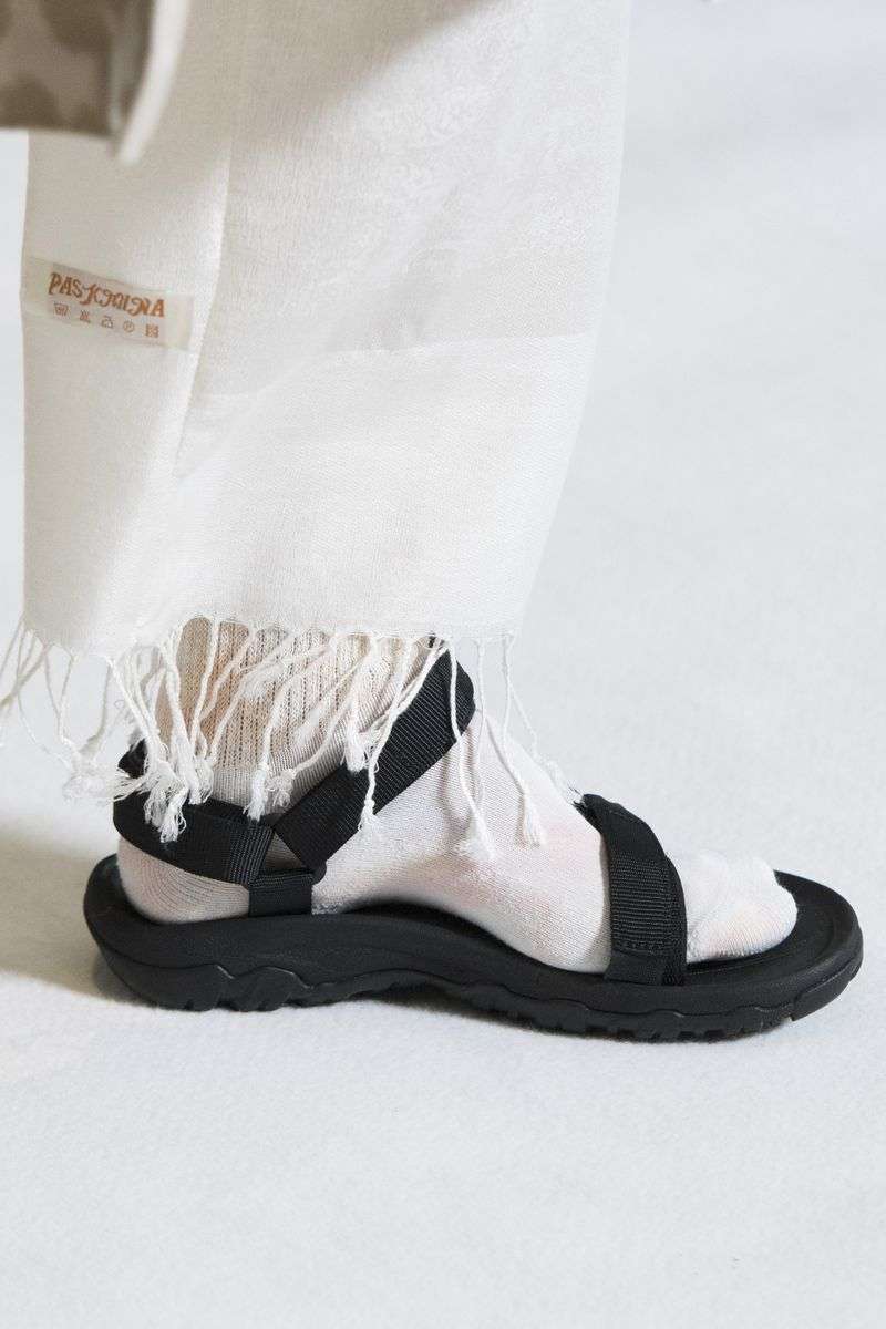 Sepatu Sandal