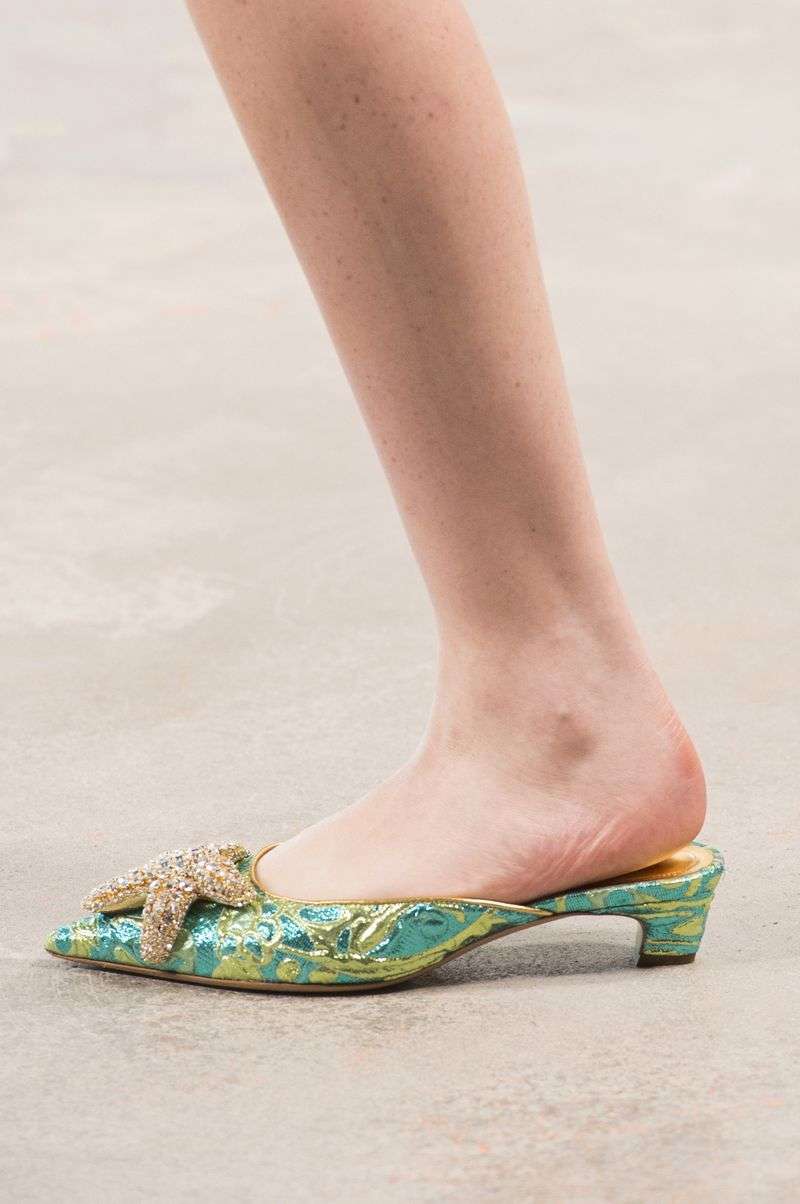Sepatu Kain Motif