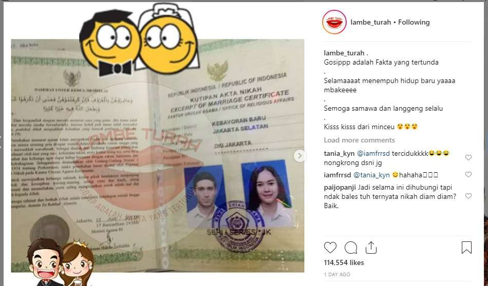 Foto buku pernikahan Aura Kasih