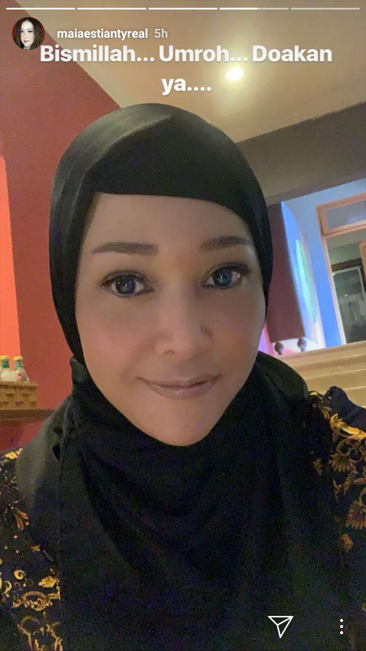 Maia Estianty Berhijab