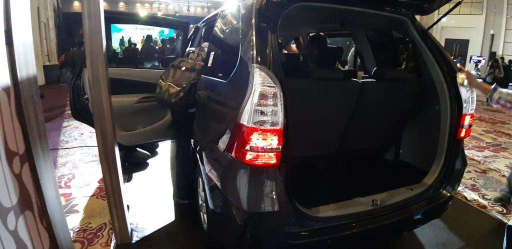 Bagian belakang Toyota Avanza