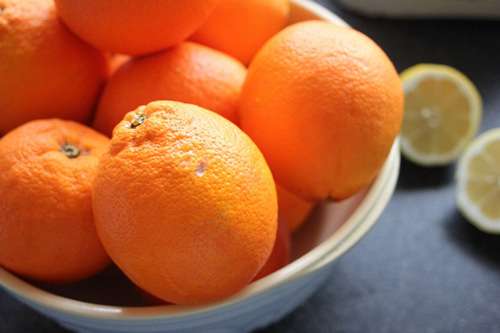 Cara memutihkan kulit secara alami dan cepat dengan jeruk lemon