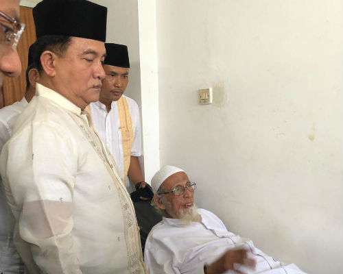 Yusril Ihza Mahendra saat bertemu dengan Ustaz Abu Bakar Baasyir