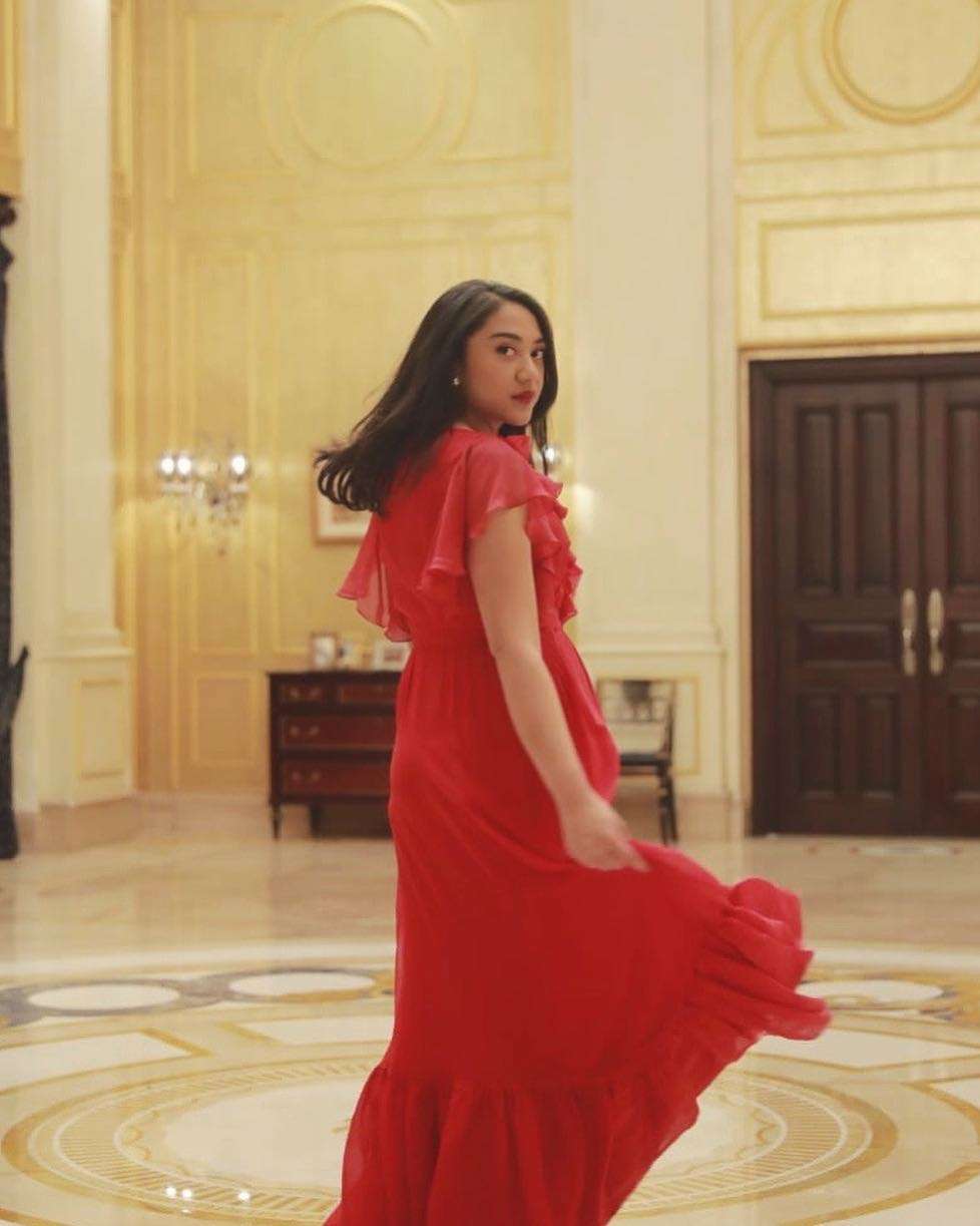 Putri Tanjung