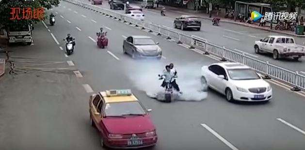 Tapi, keluar asap dari motor listrik.