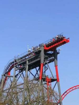 Rollercoaster alami macet saat hendak beraksi