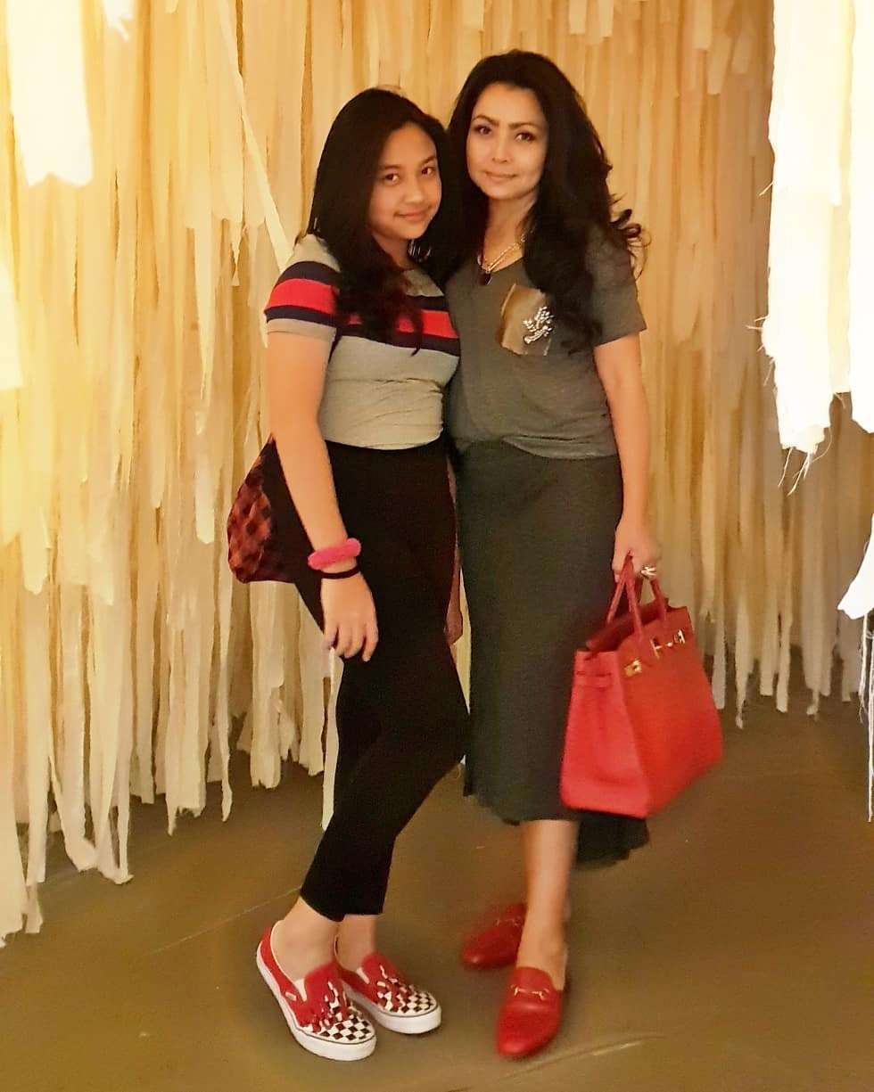 Mayangsari dan Putrinya