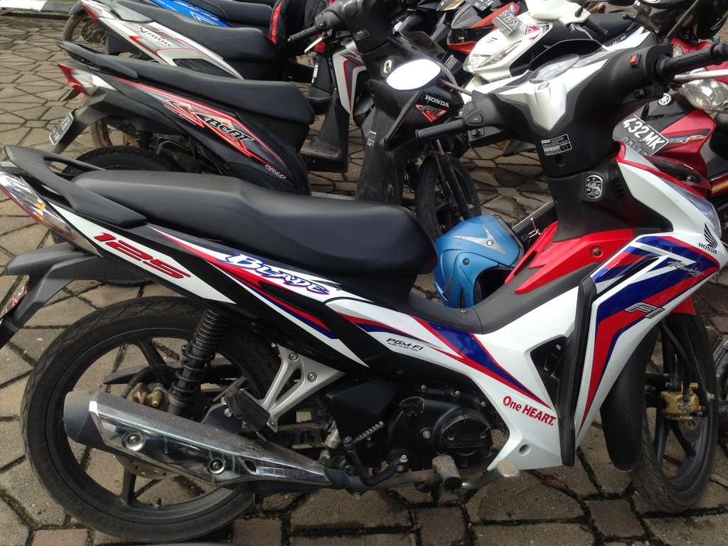 Honda Blade generasi ketiga.