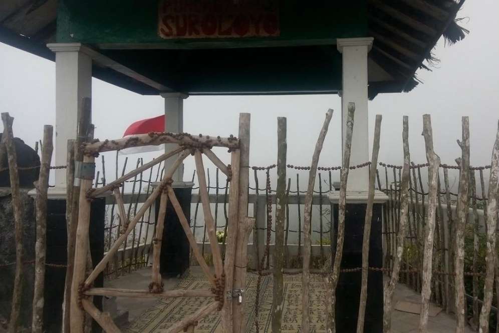 Puncak Suroloyo