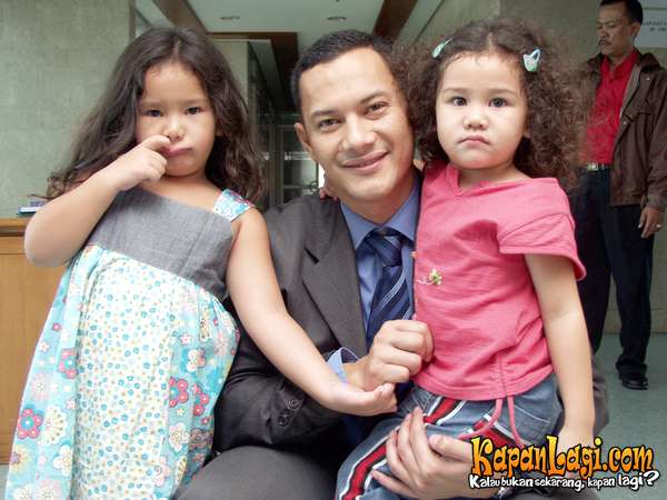 Keluarga Adjie Massaid