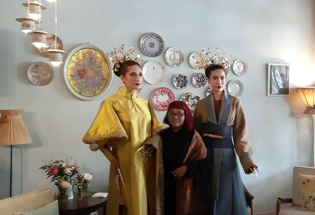 Nila Baharuddin/Cynthia Amanda Male
