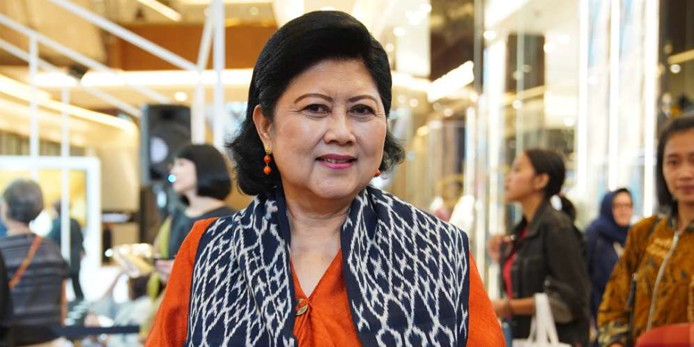 Gaya Ani Yudhoyono di acara cita tenun Indonesia