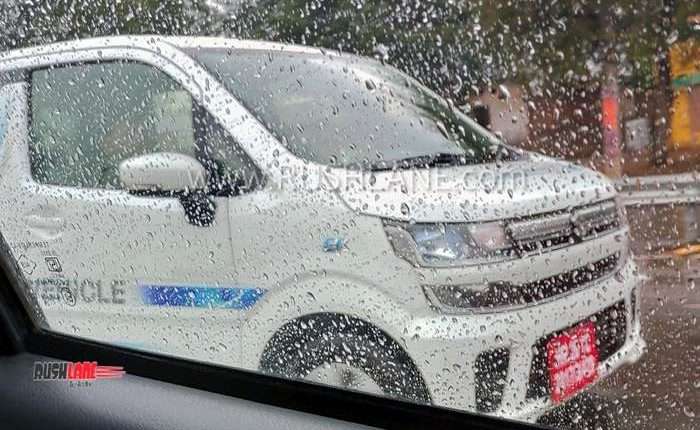 Suzuki Karimun WagonR listrik ketahuan sedang jalan-jalan (3