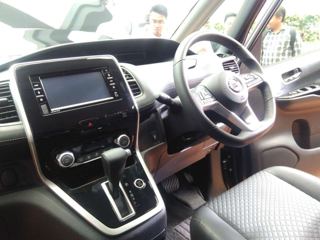 Interior All New Serena