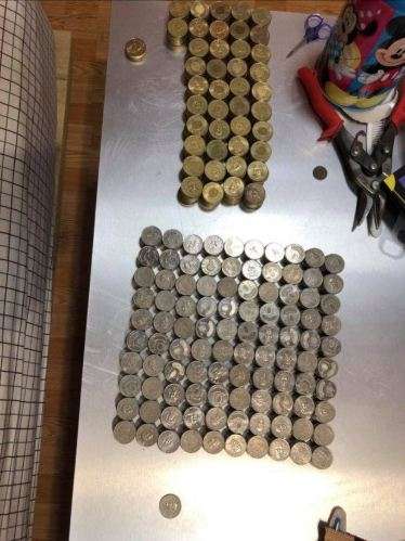 Uang koin yang biasa digunakan untuk membeli rokok.