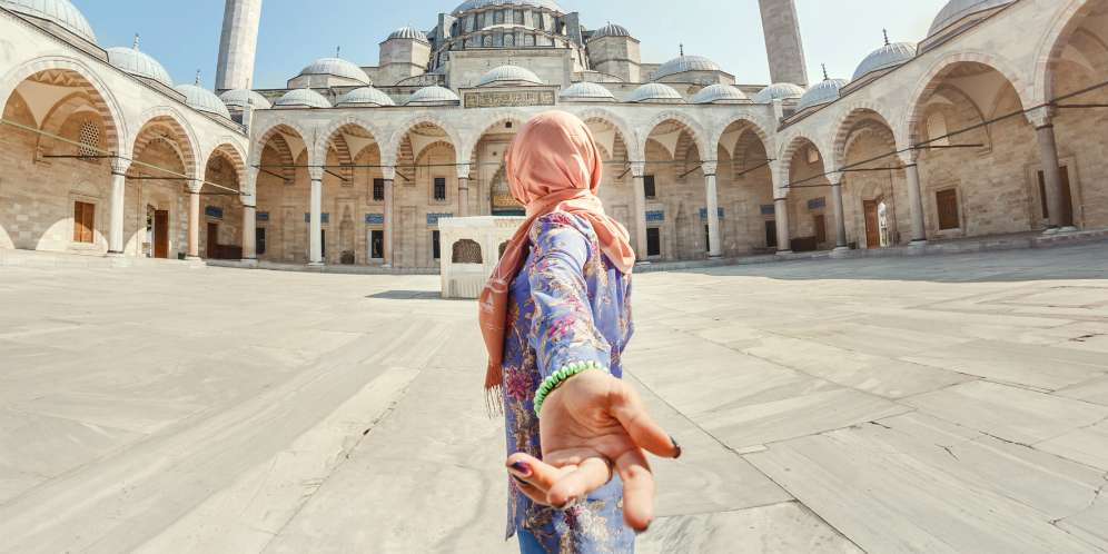 Hijab traveler