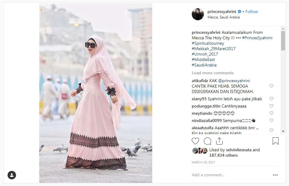 Syahrini berhijab