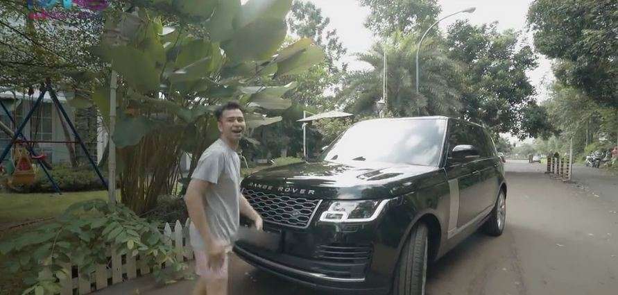Raffi Ahmad membelikan Nagita Slavina mobil baru.