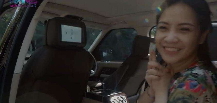 Gigi senang mendapatkan mobil baru dari sang suami.