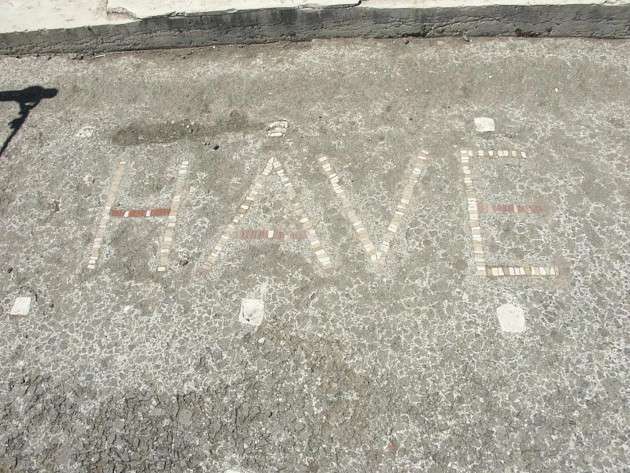 Bukti budaya Kota Pompeii muncul lagi di pemakaman di Naples.