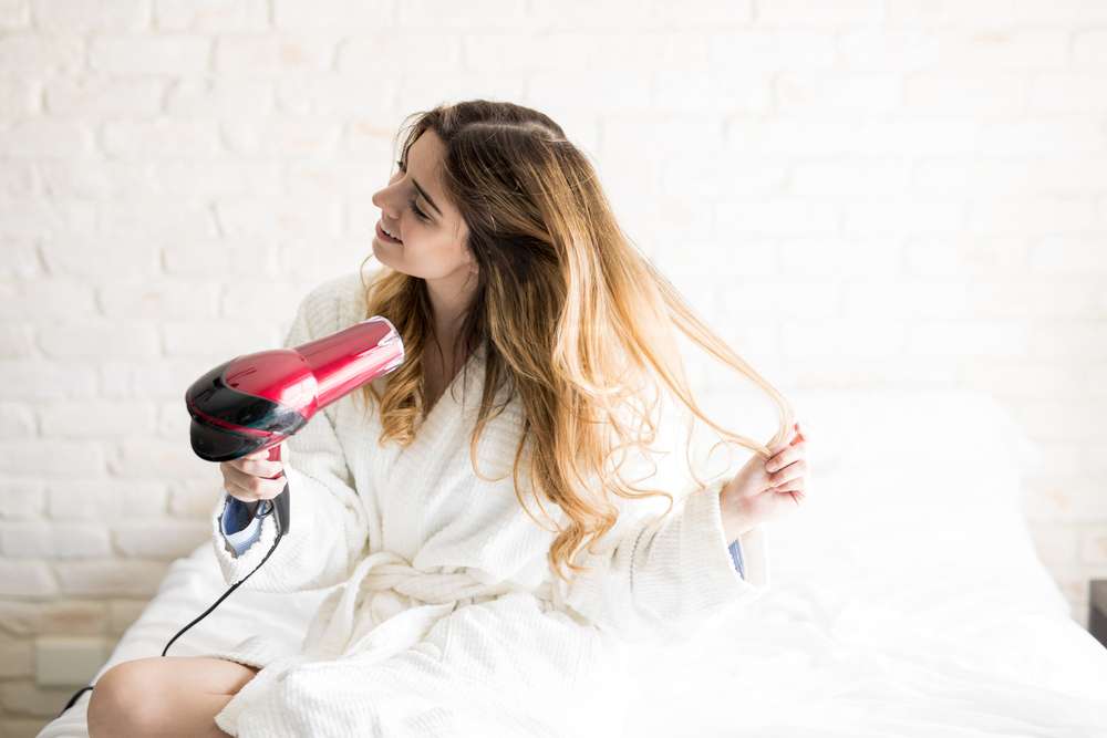 Mengeringkan Rambut Mengeringkan Rambut