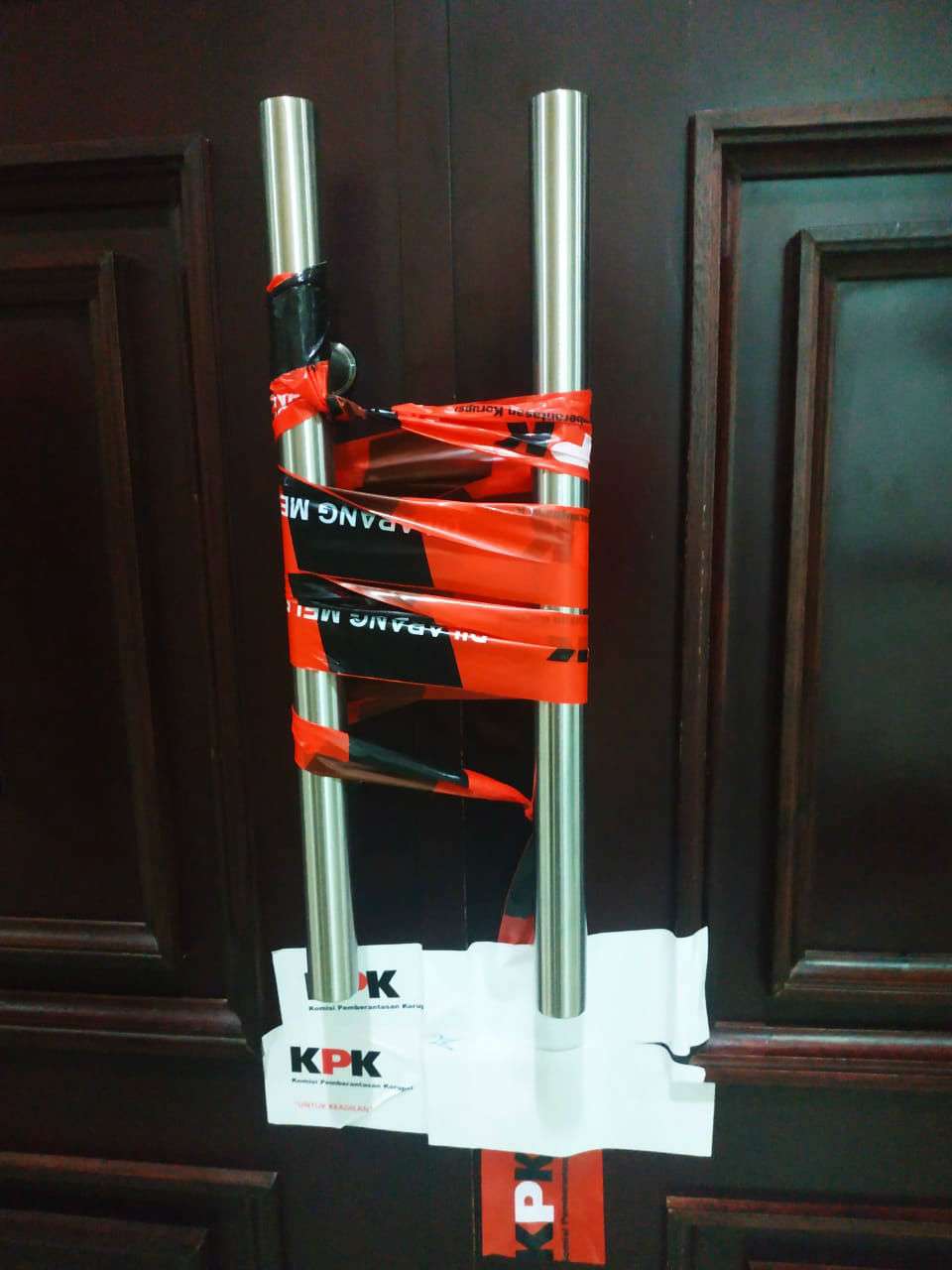 Pintu Kantor Menteri Agama disegel