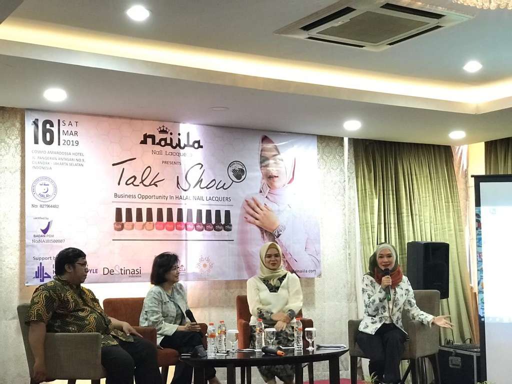 Naiila Halal Breathable Nail Polish