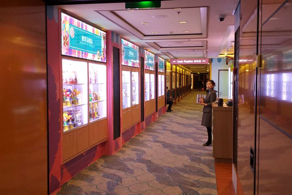 Lorong Pusat Perbelanjaan Explorer Dream