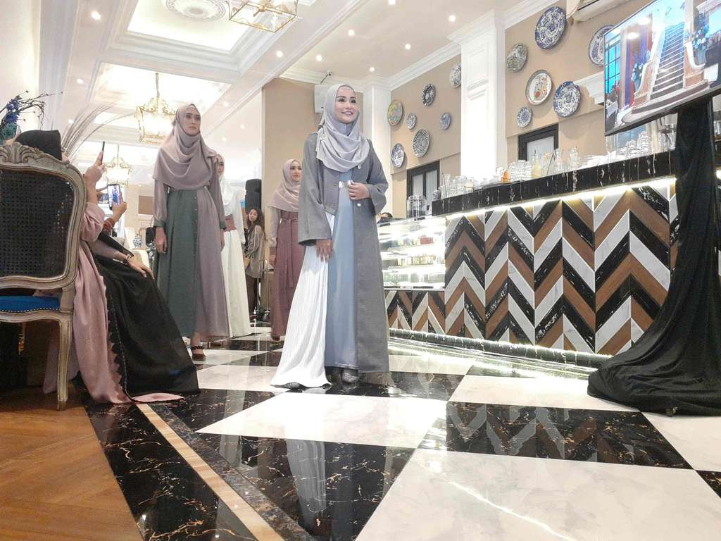 Foto: Trunk Show Zaskia & Shireen Sungkar