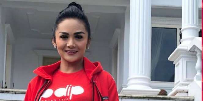 Krisdayanti (foto : @krisdayantilemos.)