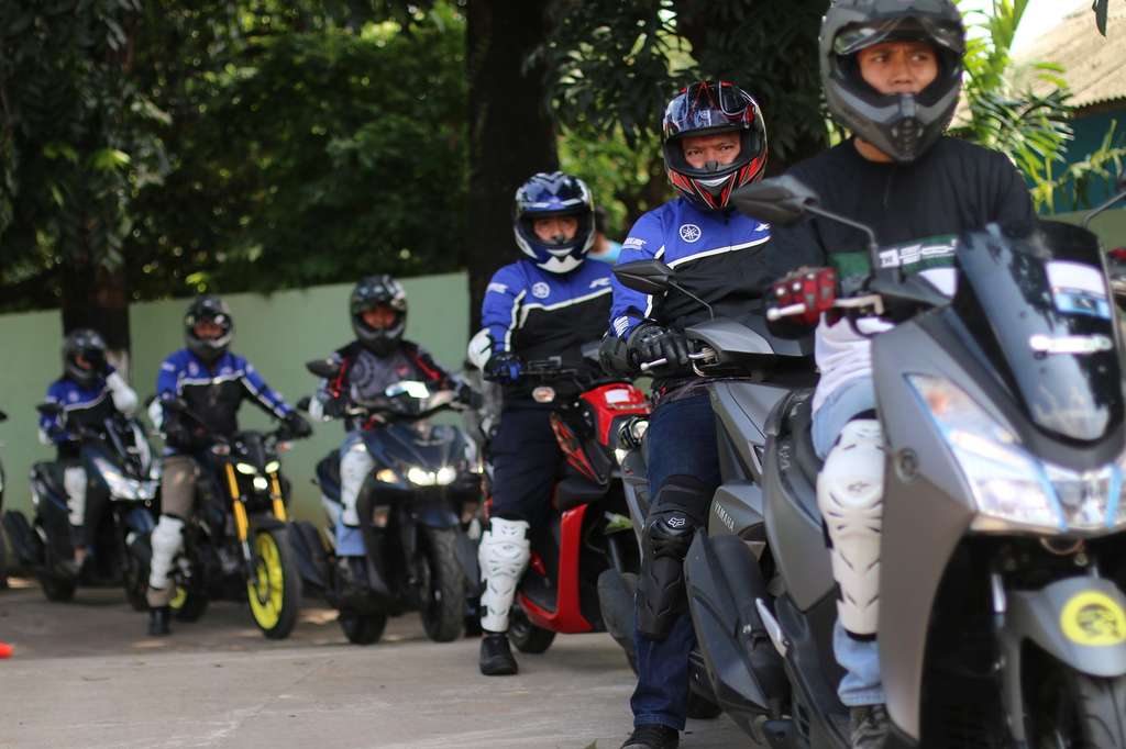 Yamaha menggelar safety riding untuk masyarakat (2). Yamaha menggelar safety riding untuk masyarakat (2).